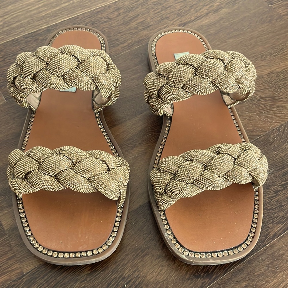 Almost new-Steve Madden Newbie diamond rhinestone bronze sandals
